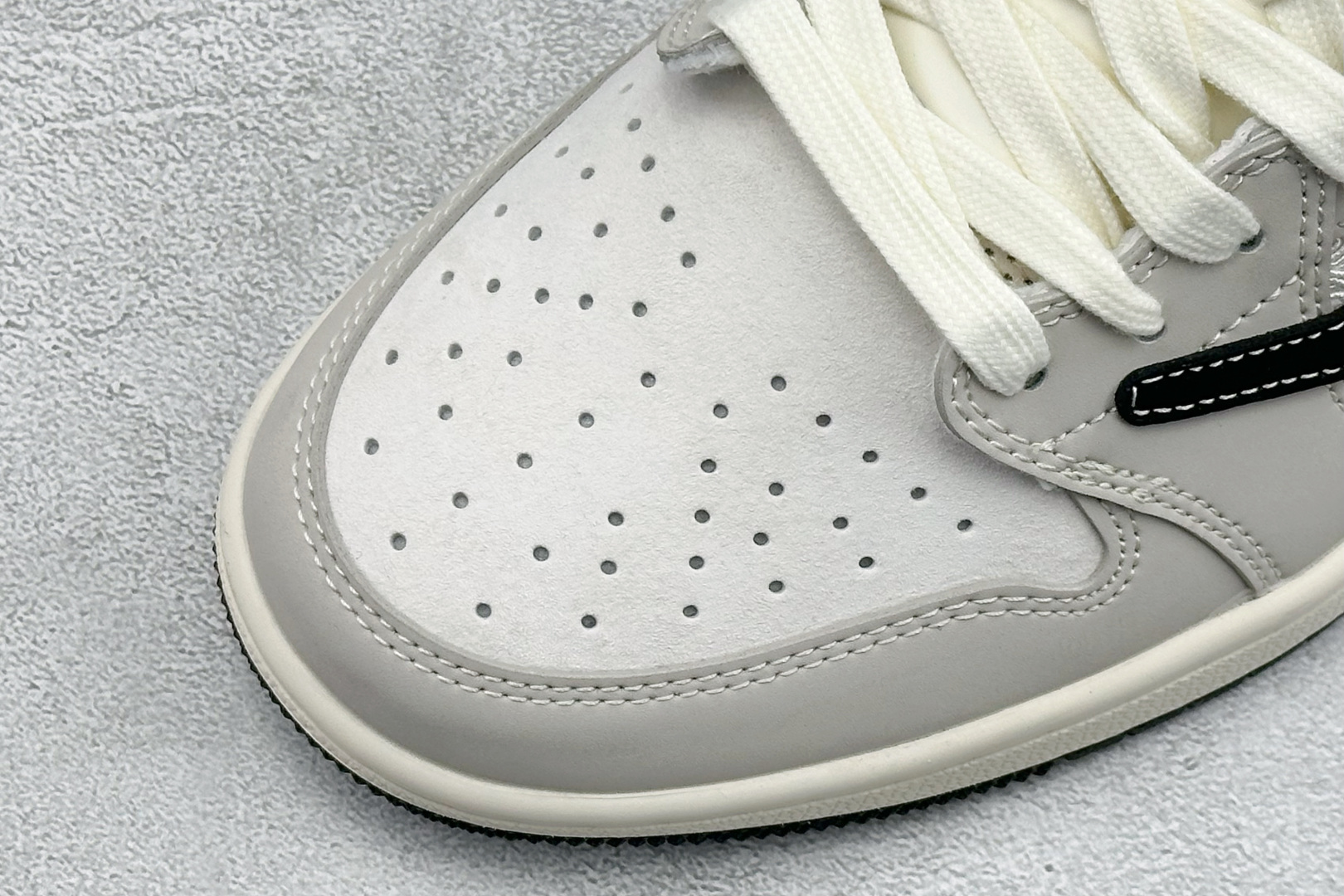 Jordan Nike Basic Shoes L