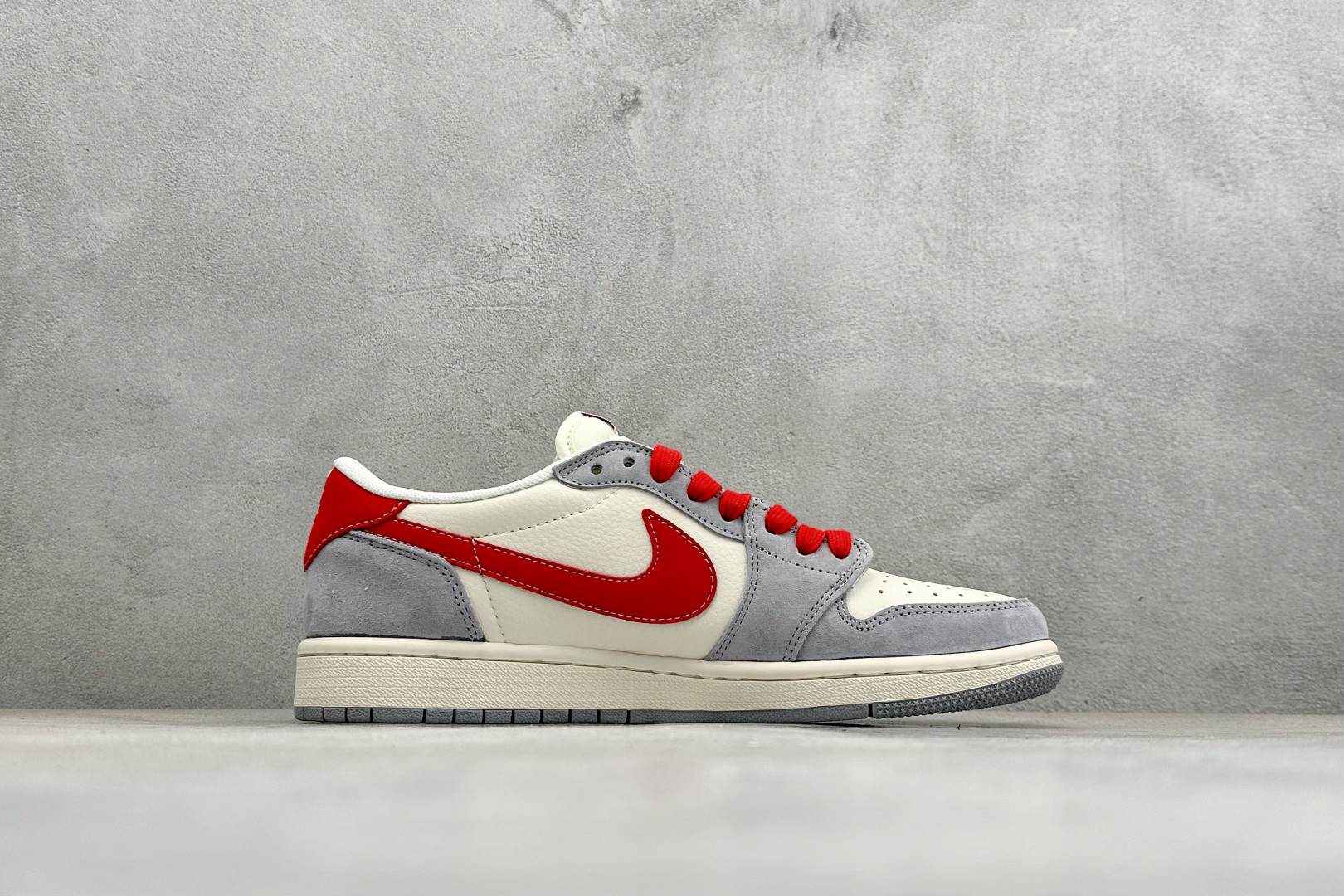 Jordan Nike Basic Shoes L