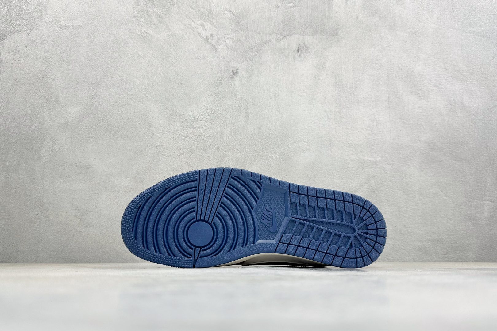 Jordan Nike Basic Shoes L