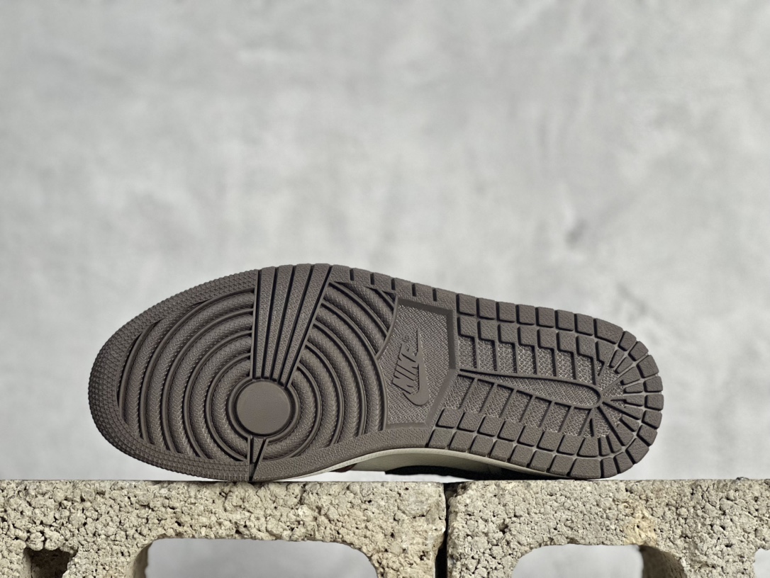 Jordan Nike Basic Shoes L