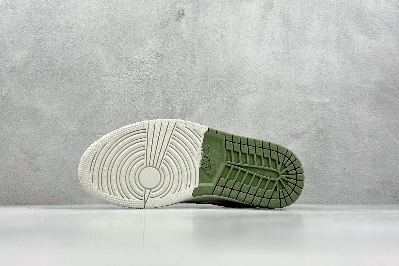 Jordan Nike Basic Shoes L