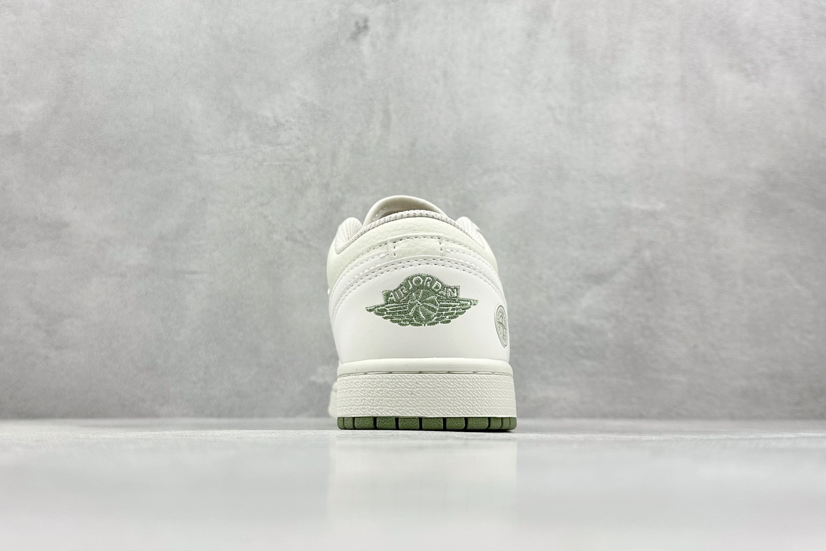 Jordan Nike Basic Shoes L