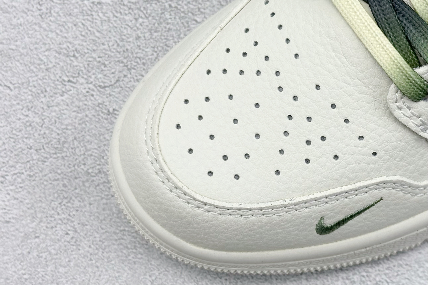 Jordan Nike Basic Shoes L