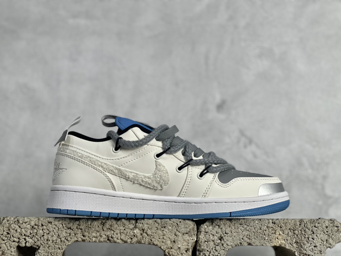 Jordan Nike Basic Shoes L