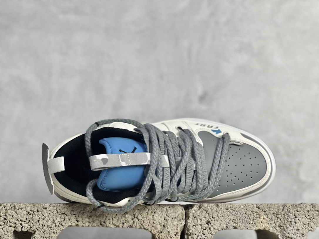 Jordan Nike Basic Shoes L