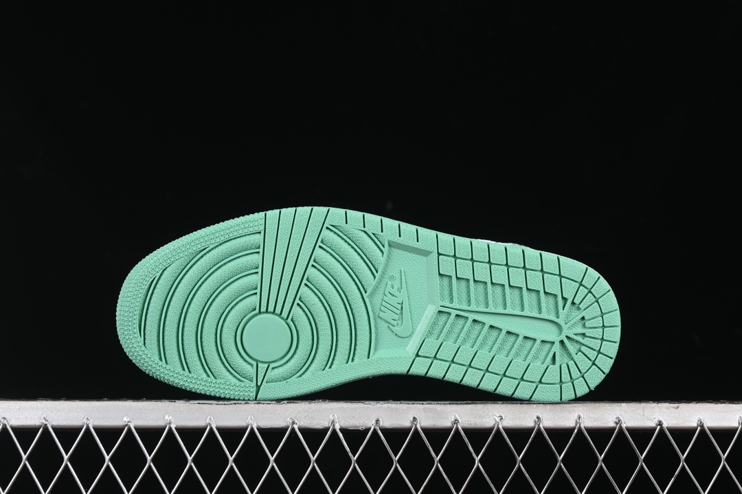 Jordan Nike Basic Shoes L