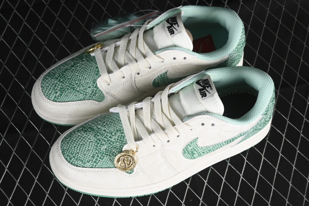 Jordan Nike Basic Shoes L