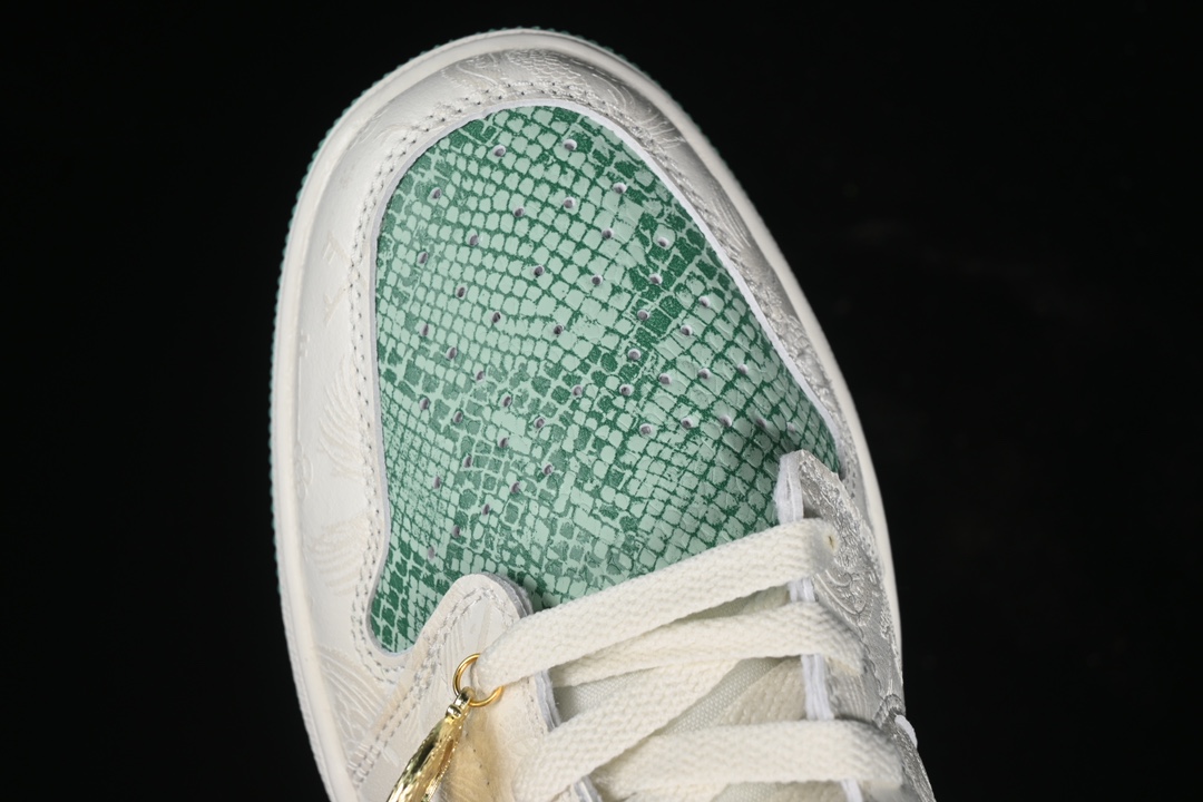 Jordan Nike Basic Shoes L