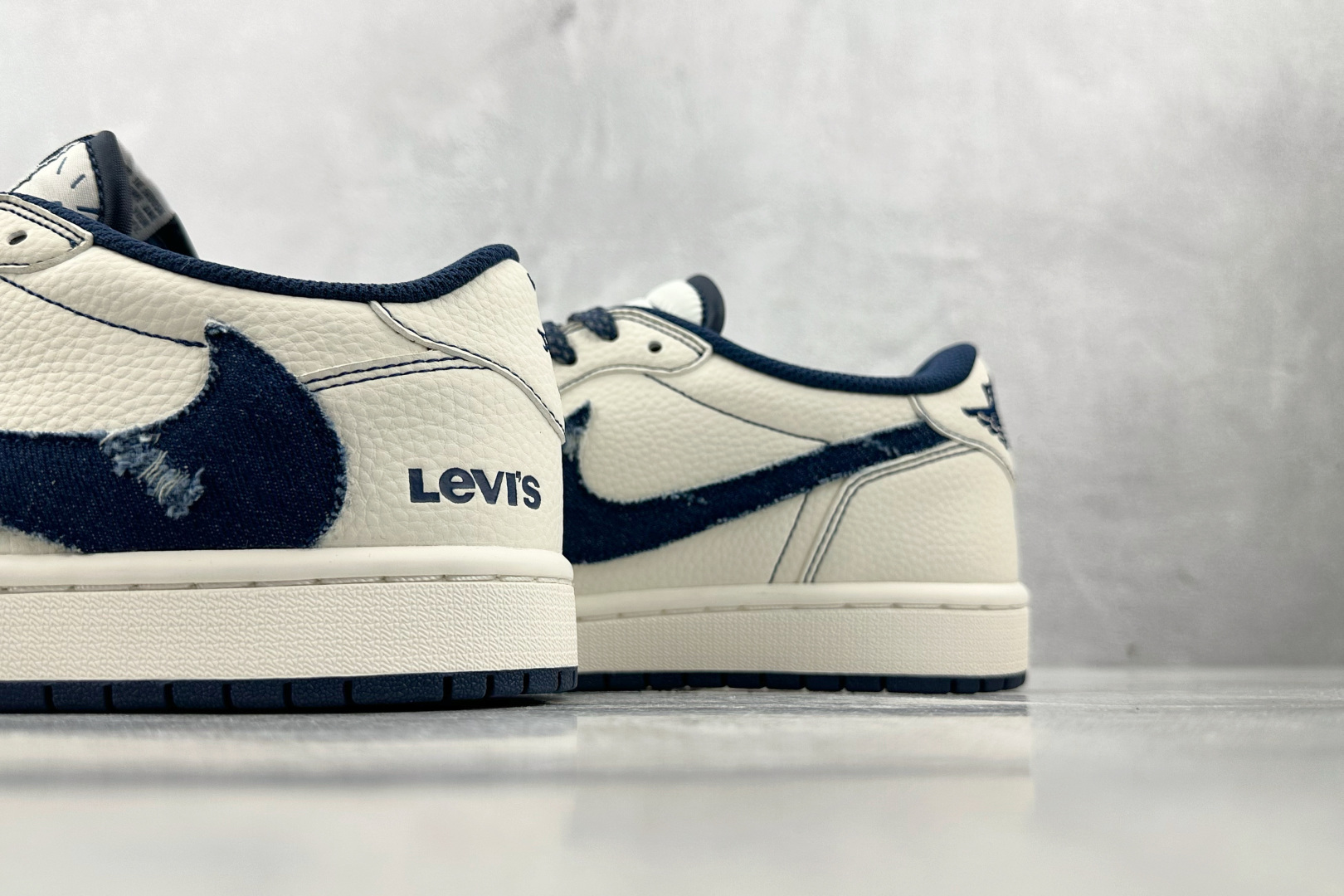 Jordan Levis Nike Basic Shoes L-s