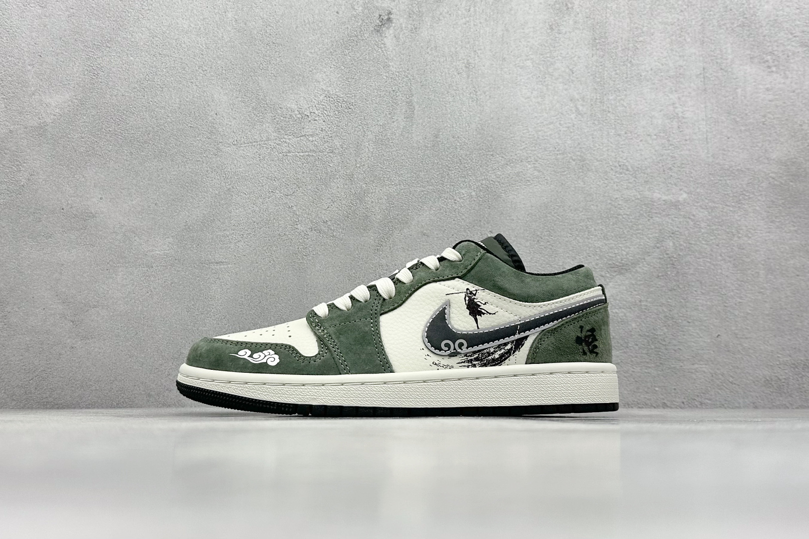 Jordan Nike Basic Shoes L