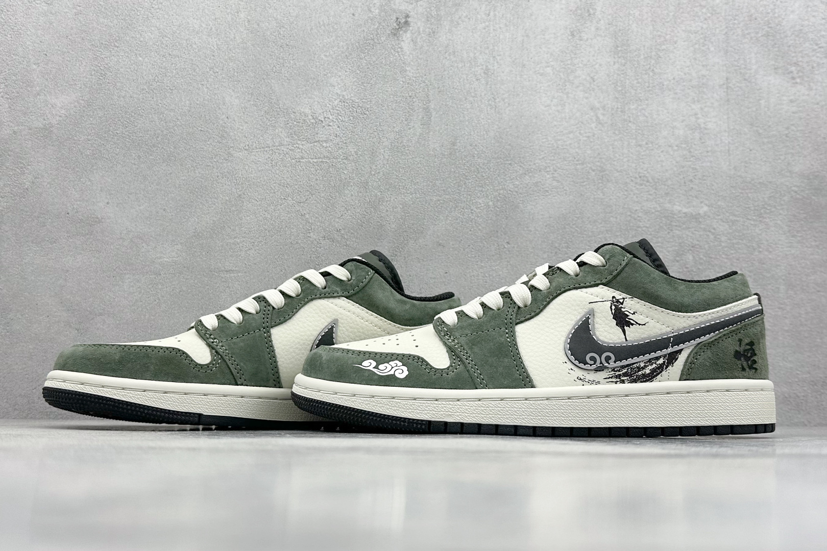 Jordan Nike Basic Shoes L