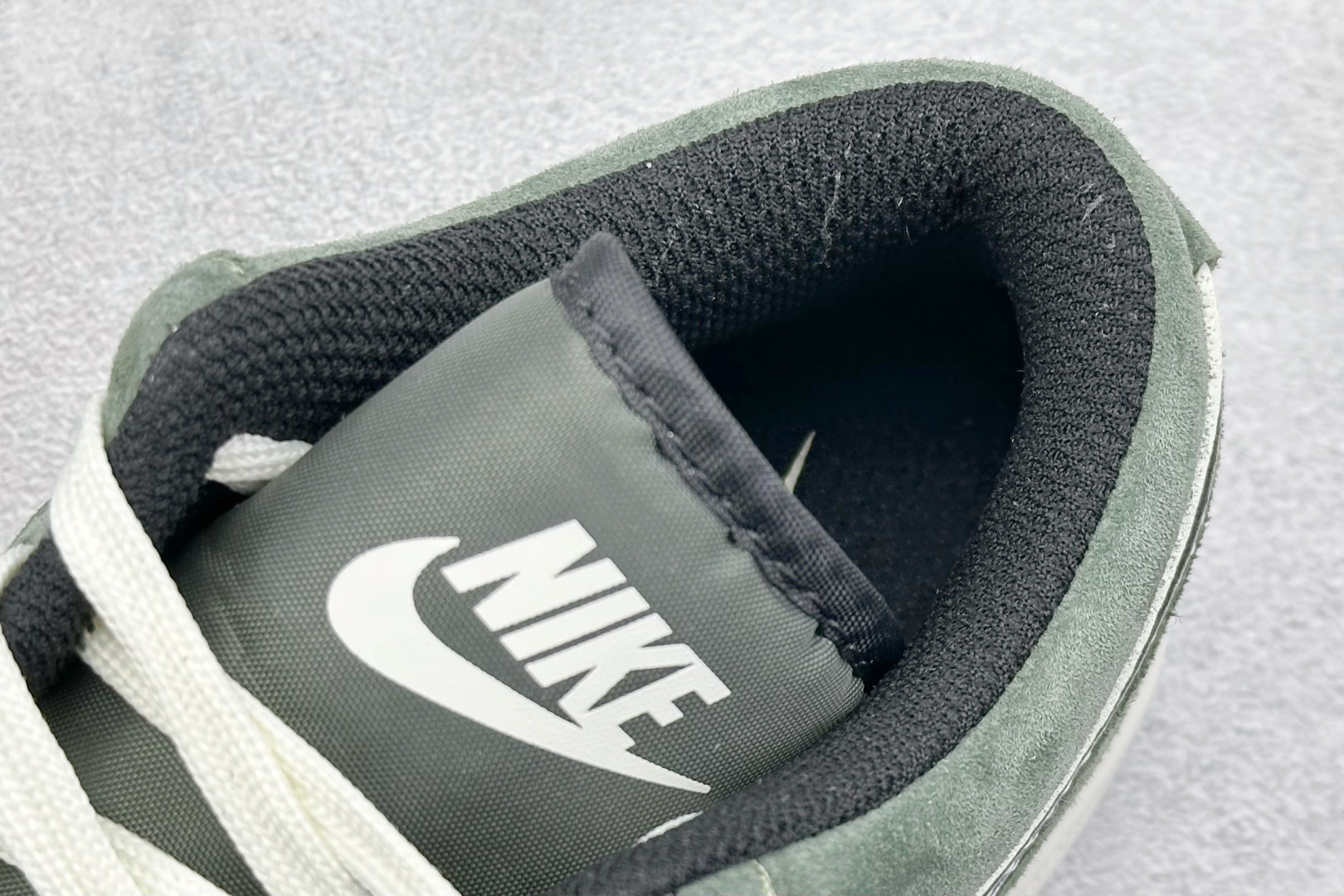 Jordan Nike Basic Shoes L