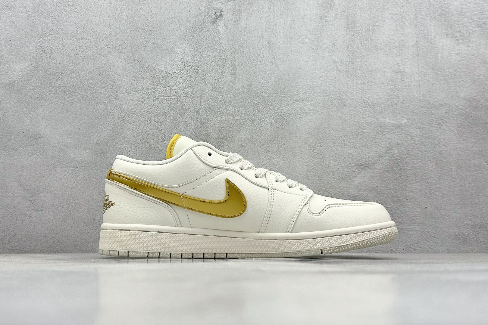 Jordan Nike Basic Shoes S