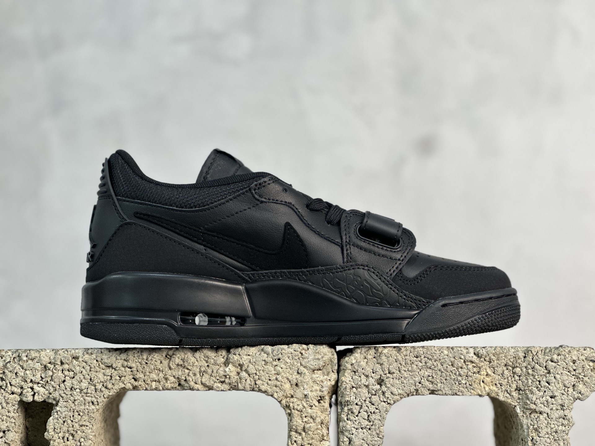 Jordan Nike Board Shoes L