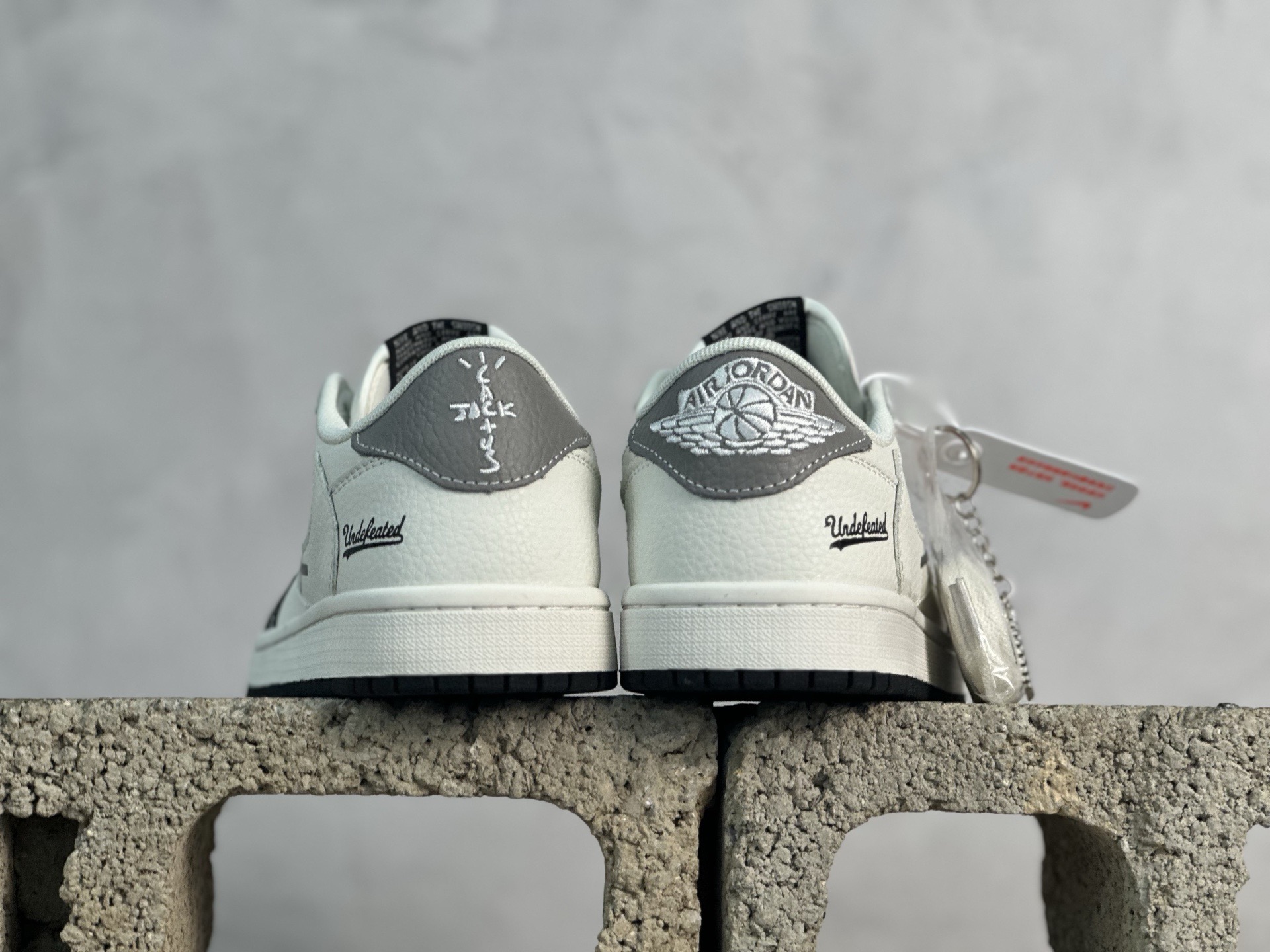 Jordan Nike Basic Shoes L