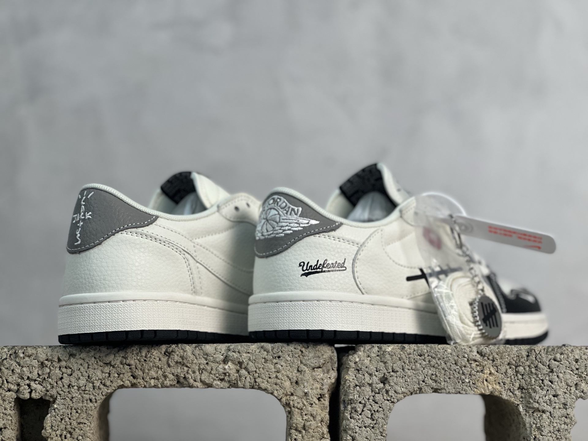 Jordan Nike Basic Shoes L