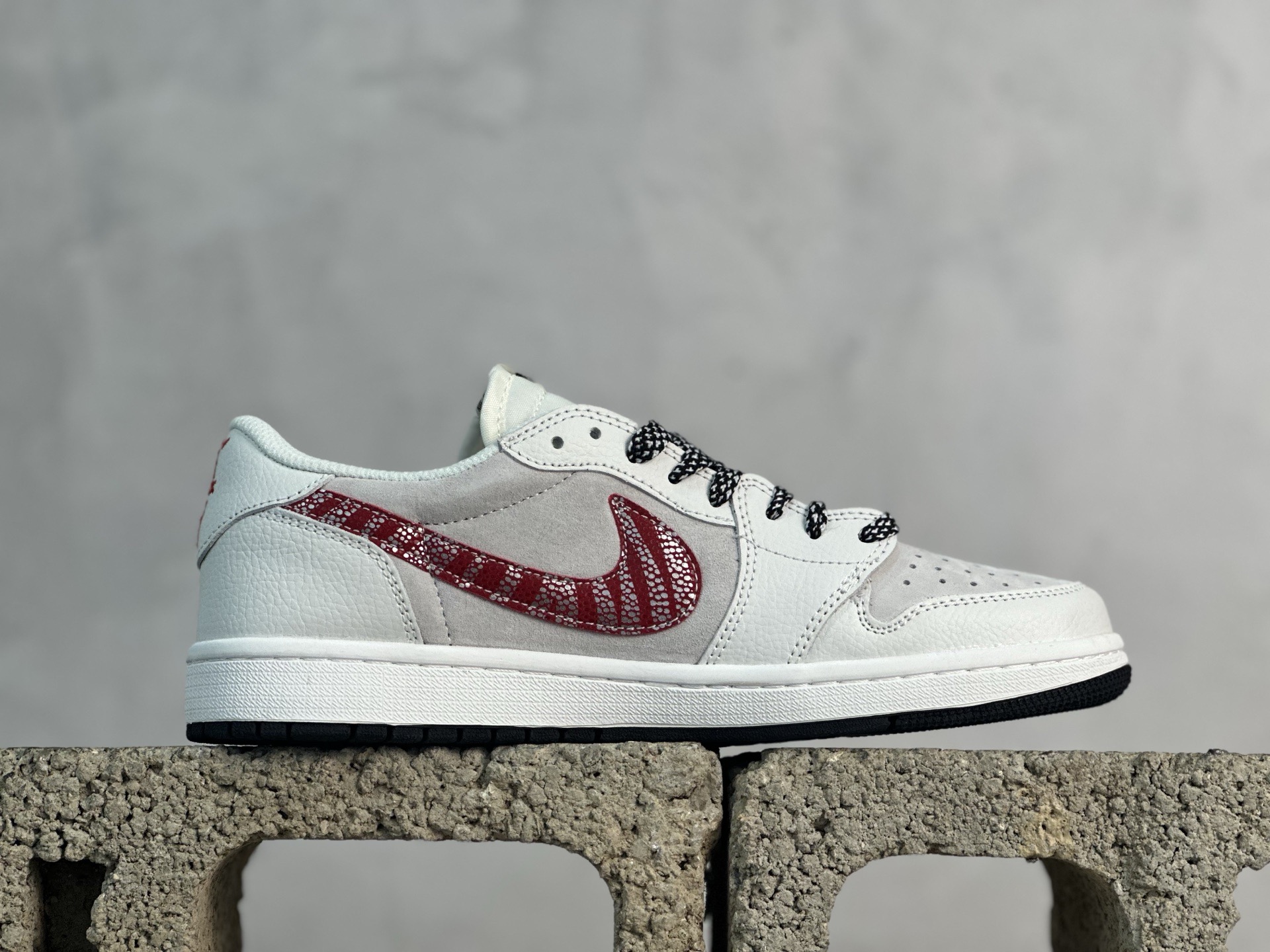 Jordan Nike Basic Shoes L