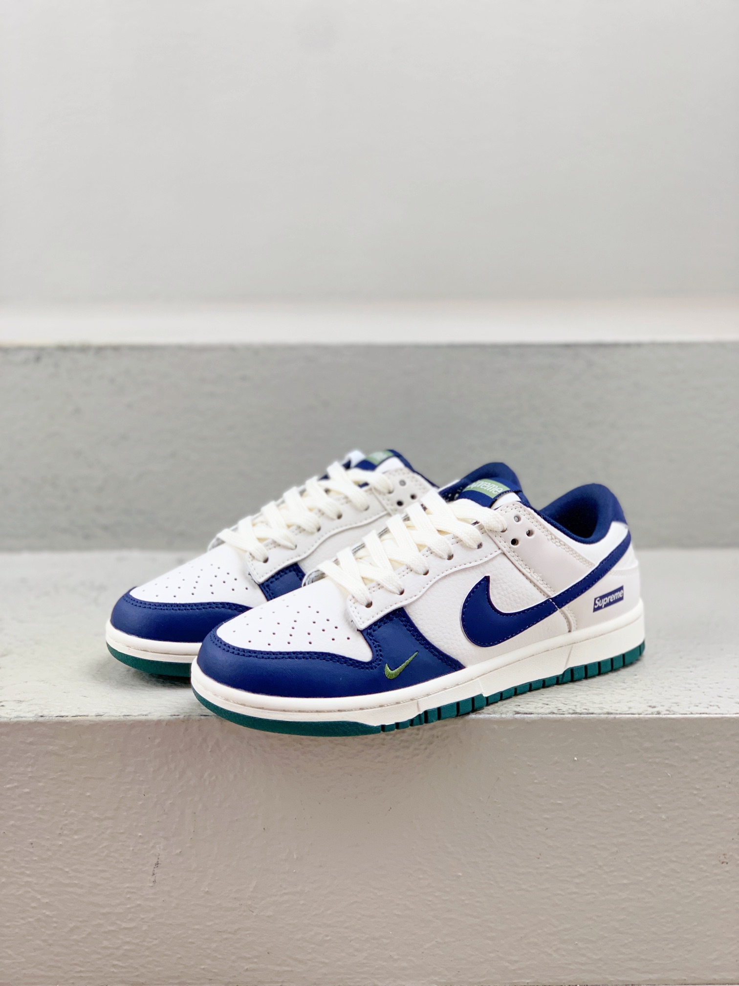 Nike Supreme Basic Shoes M-l-s