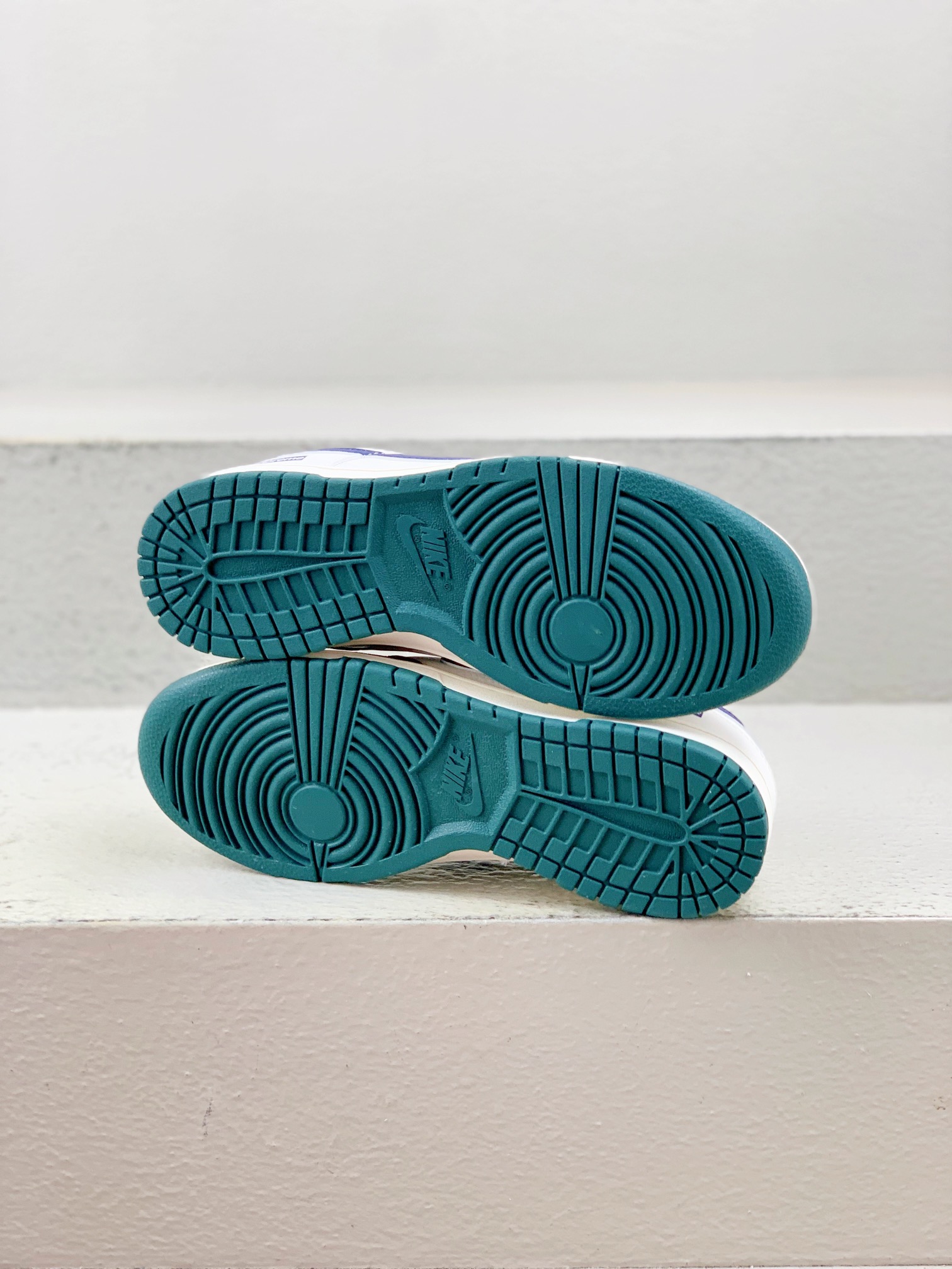 Nike Supreme Basic Shoes M-l-s