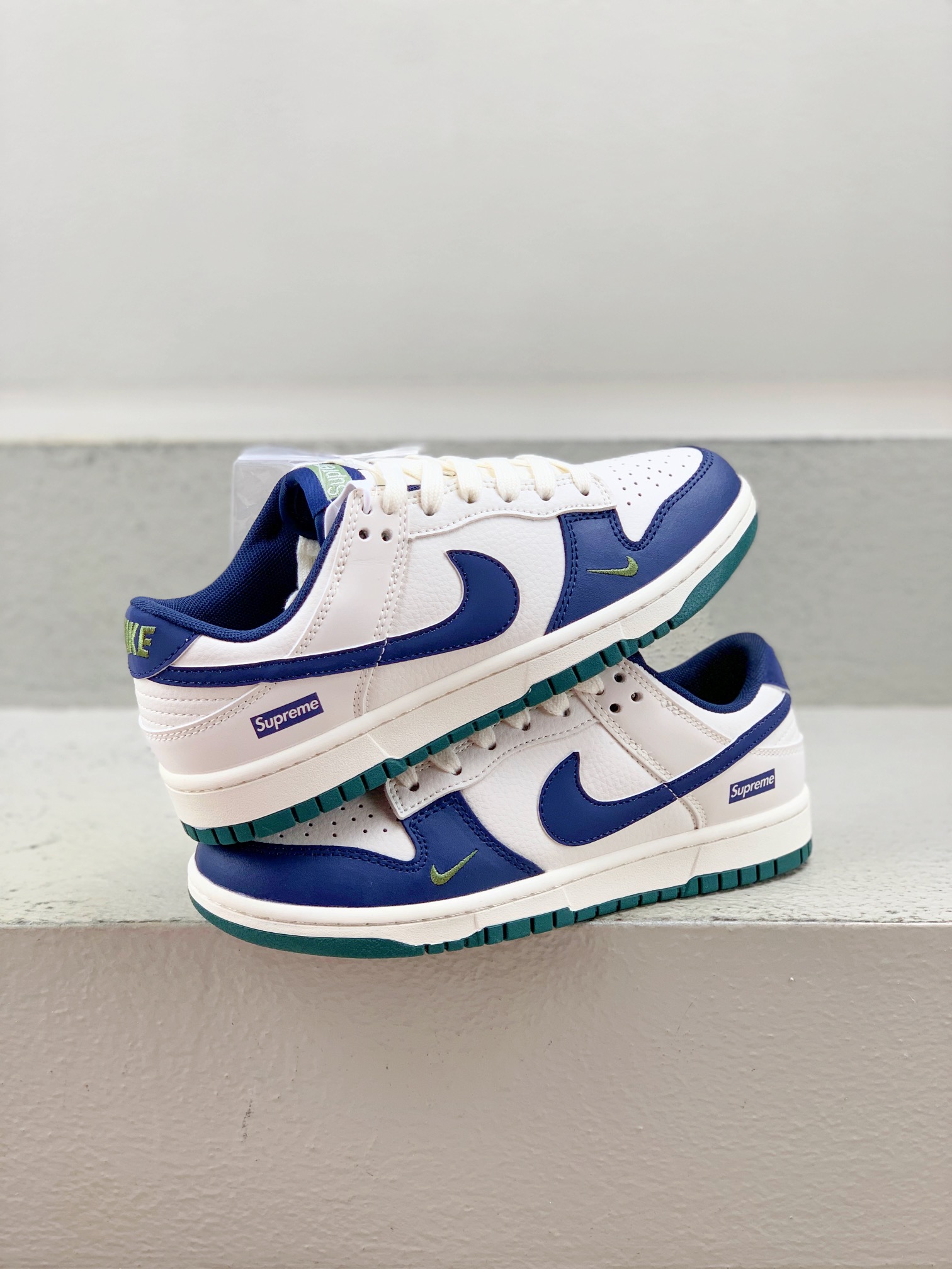 Nike Supreme Basic Shoes M-l-s