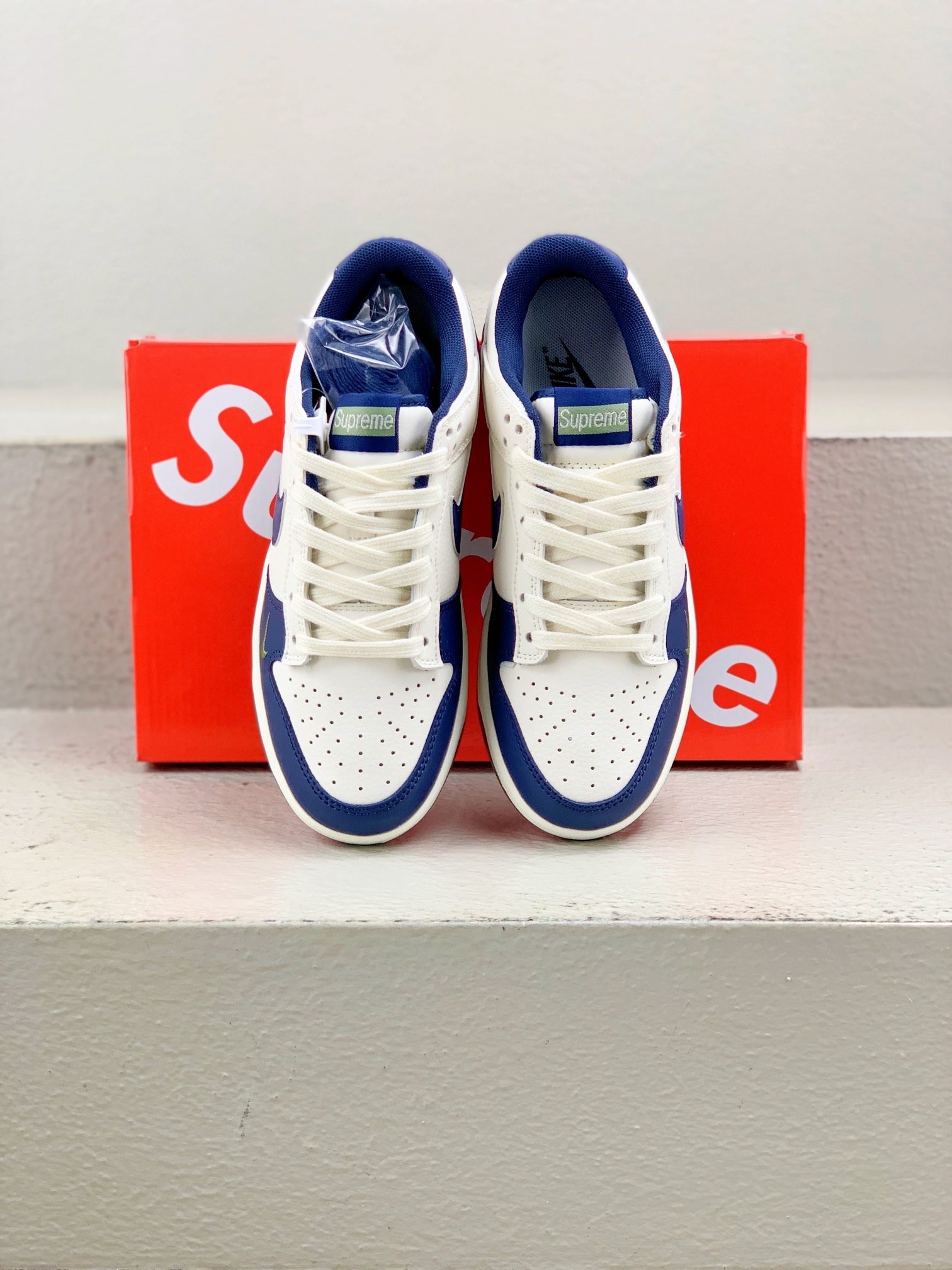 Nike Supreme Basic Shoes M-l-s