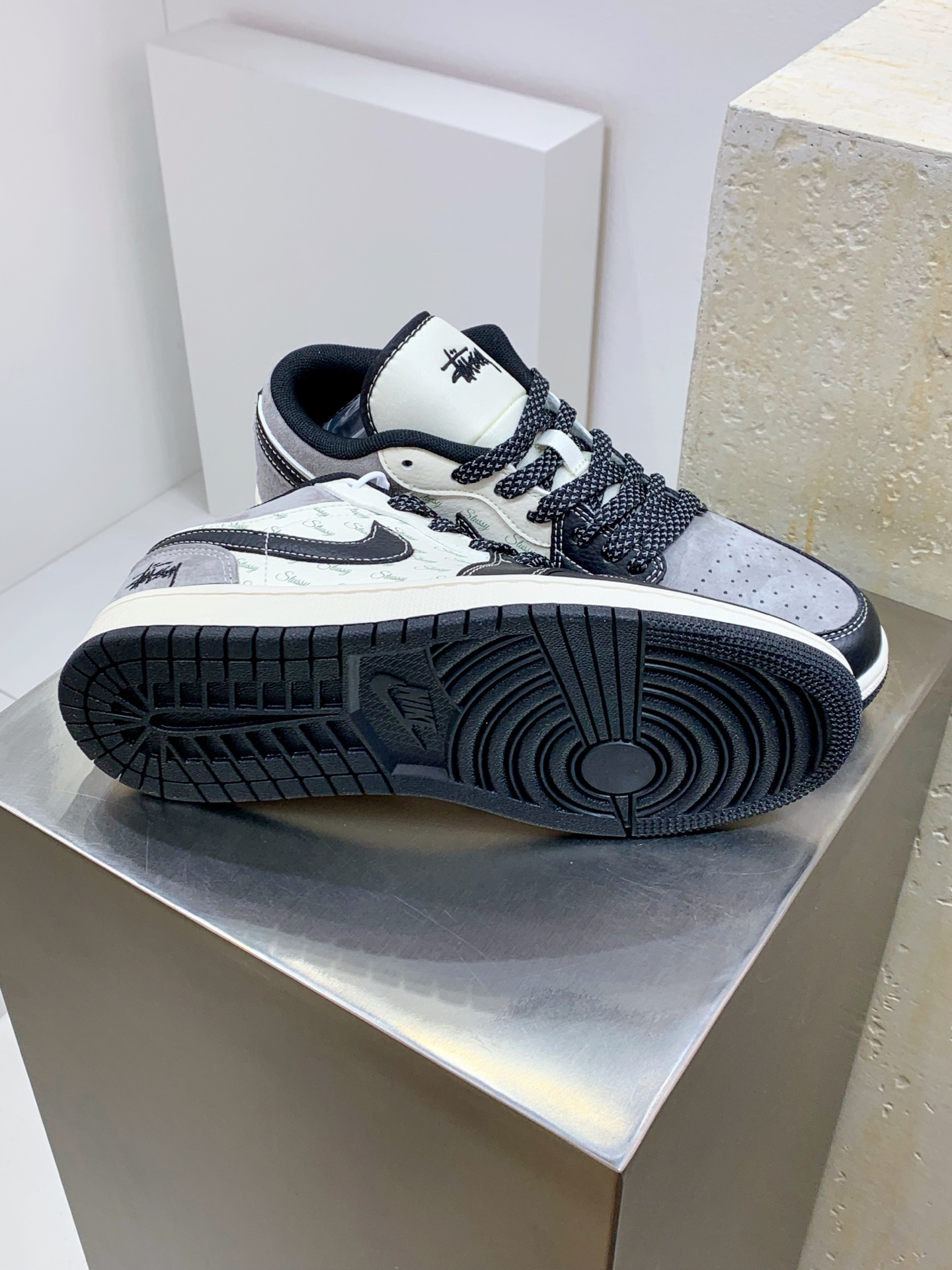 Jordan Nike Basic Shoes L-s