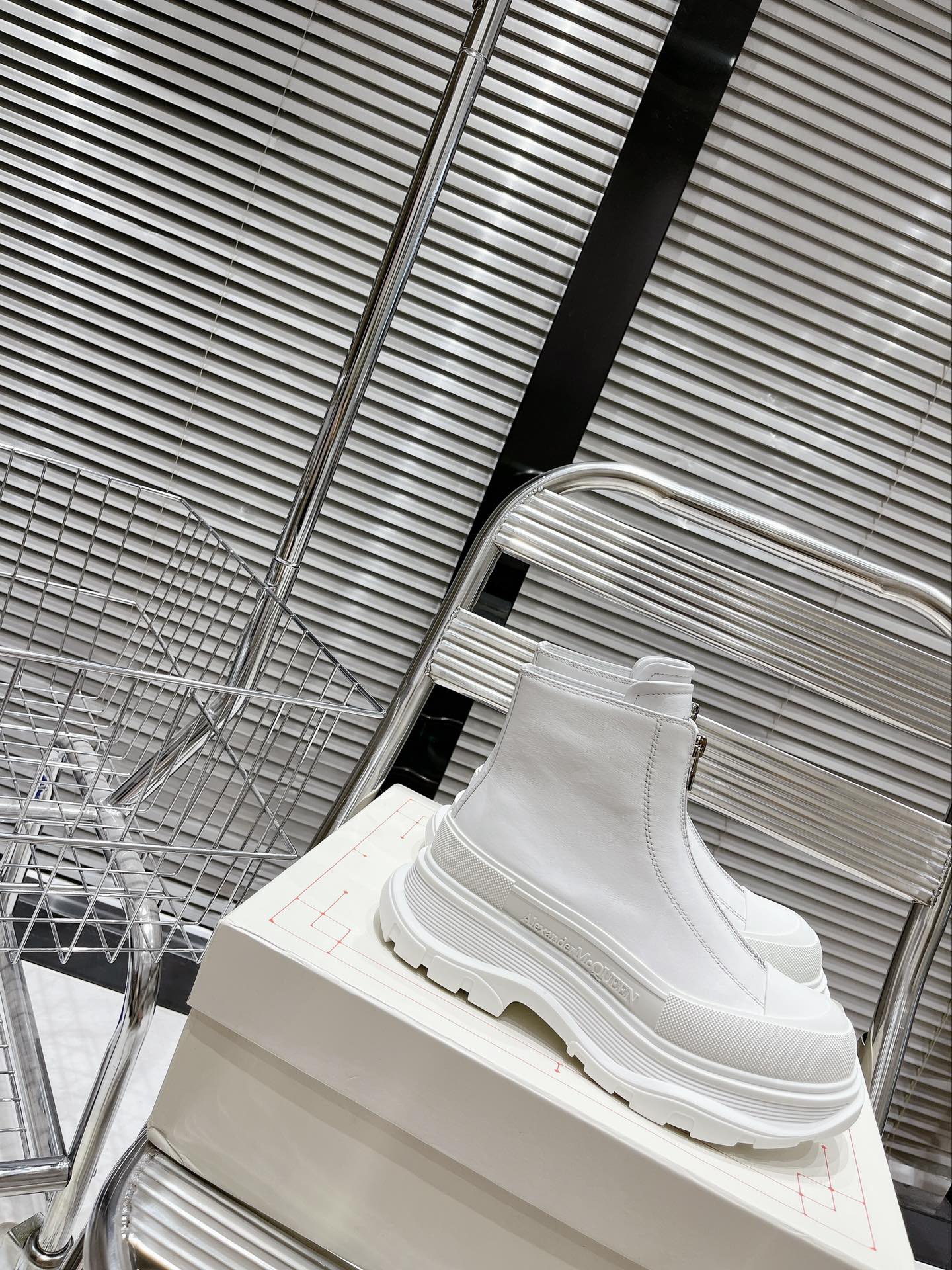 Alexander Mcqueen Male Boots Cow Leather M-l