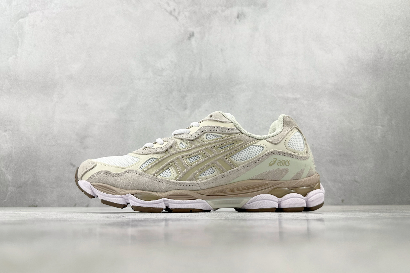 Asics Basic Shoes Brown L-s