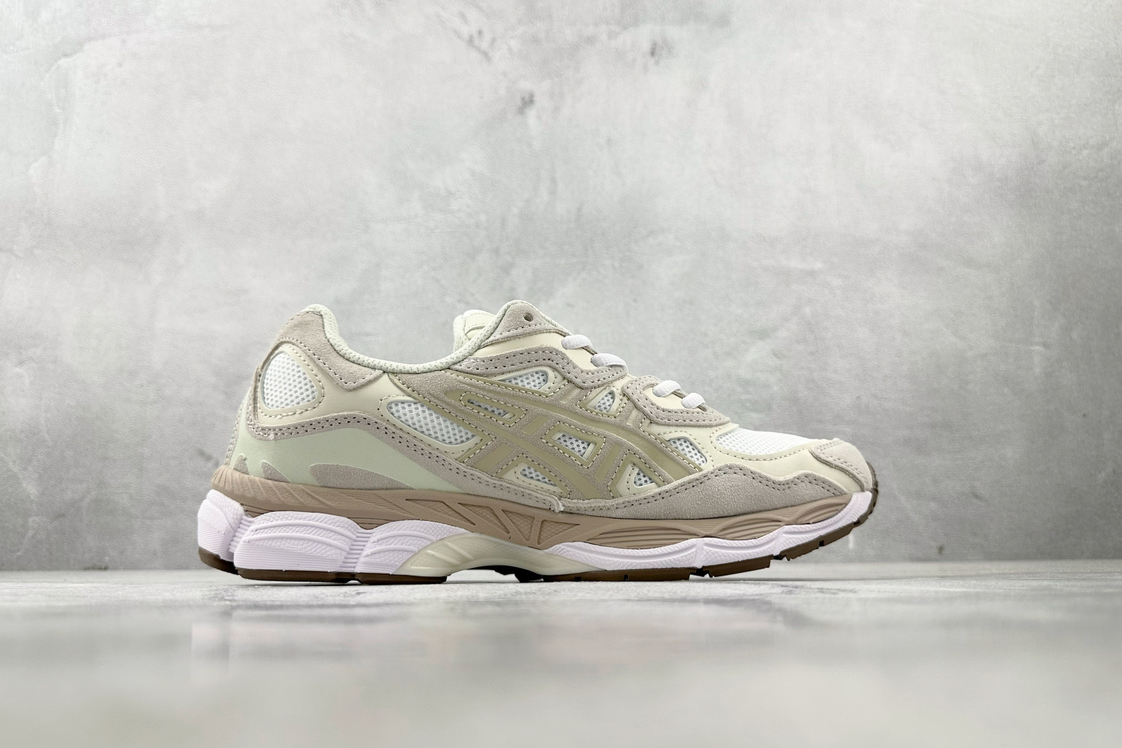 Asics Basic Shoes Brown L-s