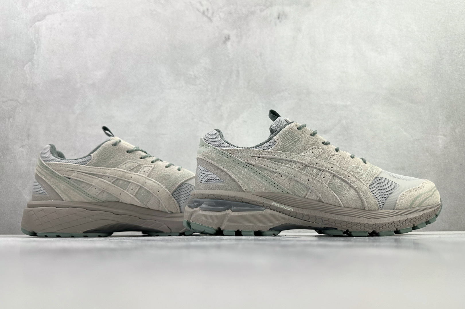 Asics Basic Shoes Gray L-s