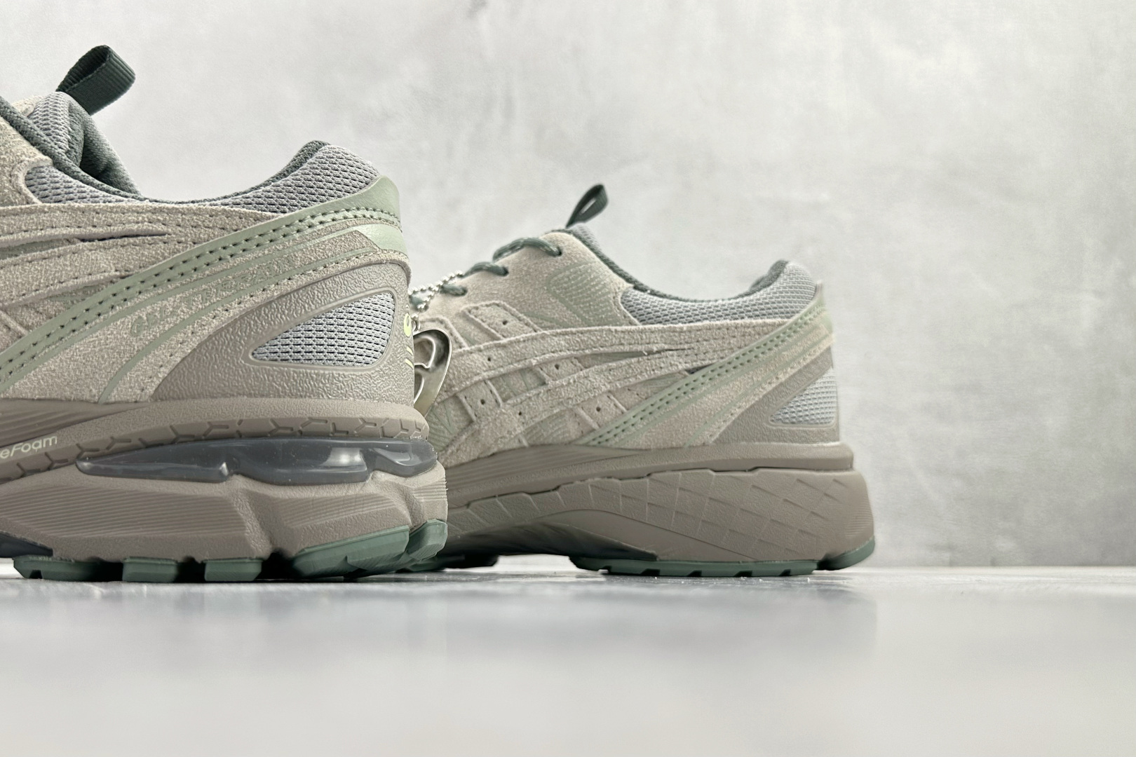 Asics Basic Shoes Gray L-s