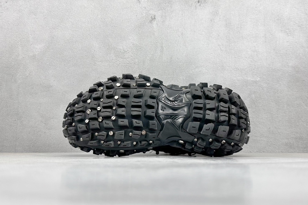 Fendi Basic Shoes Black L