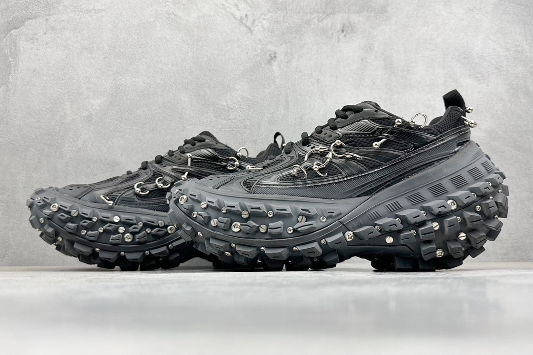 Fendi Basic Shoes Black L