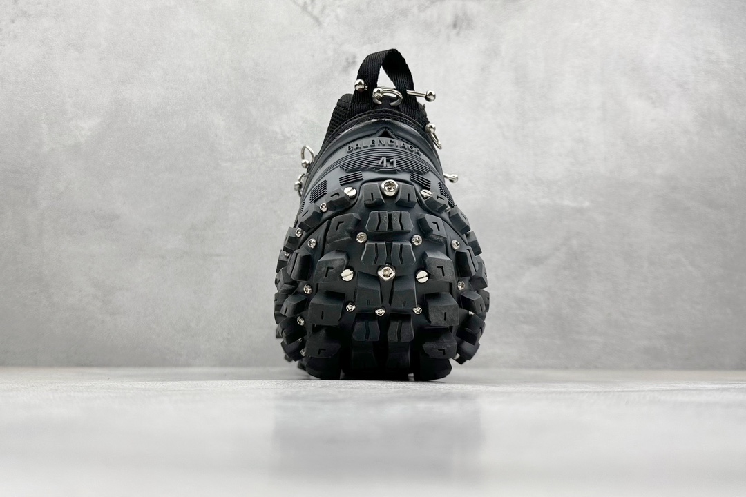 Fendi Basic Shoes Black L