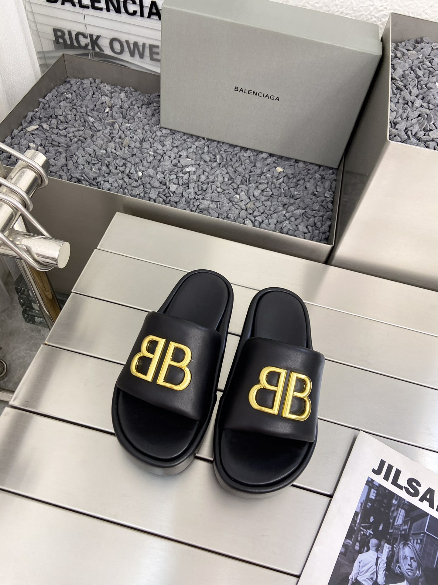 Balenciaga Female Slippers Black L-s