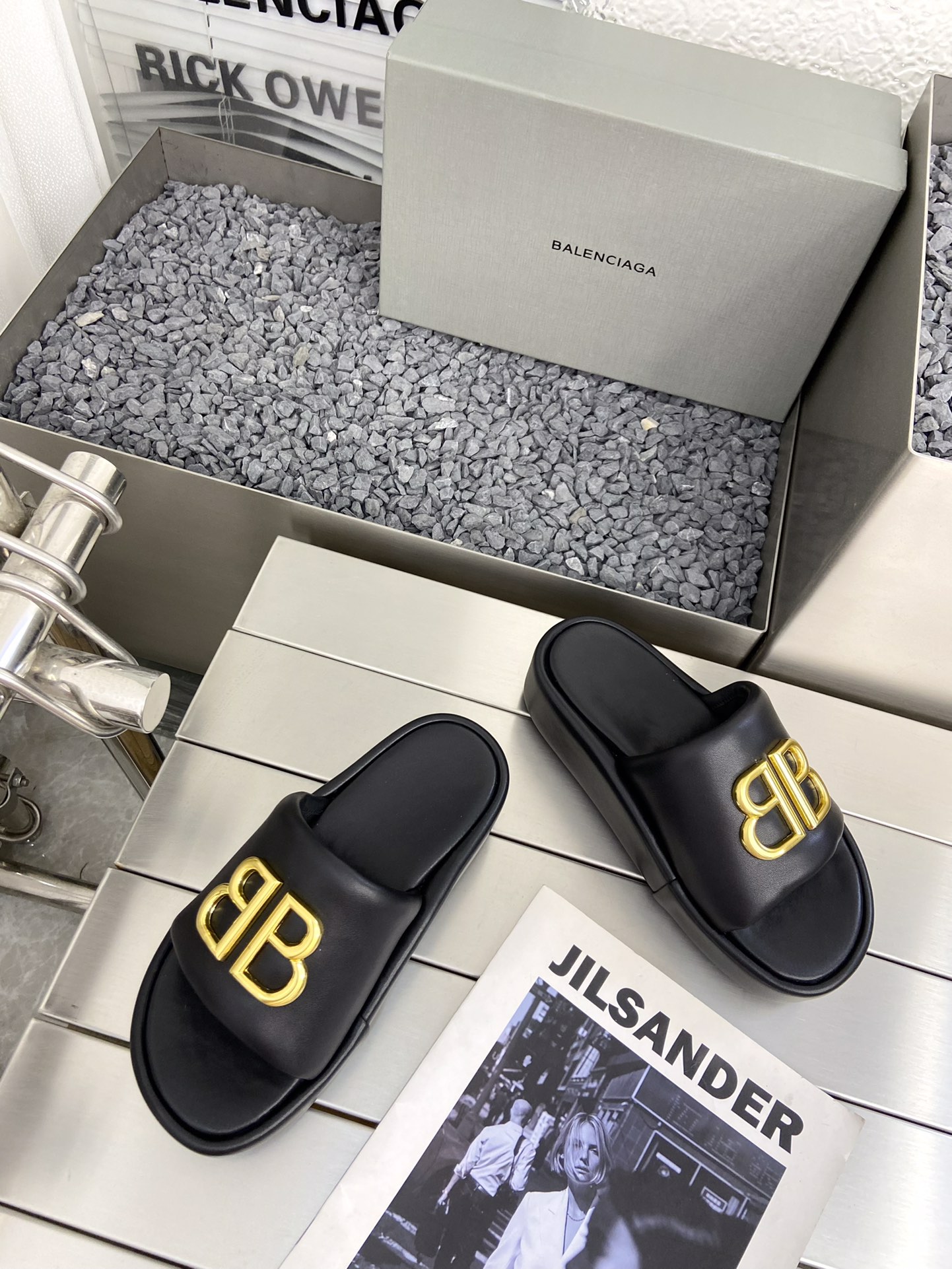 Balenciaga Female Slippers Black L-s