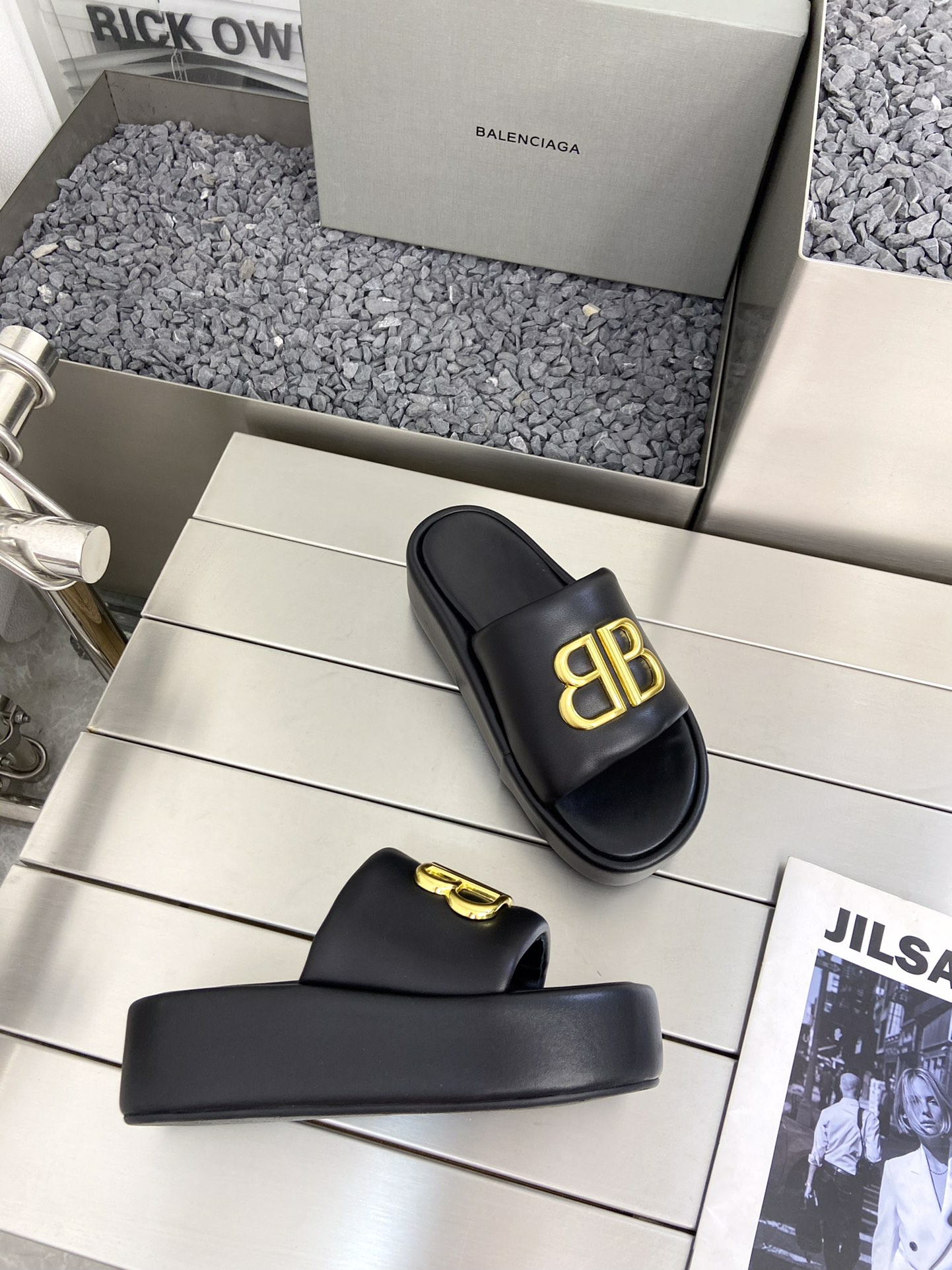 Balenciaga Female Slippers Black L-s