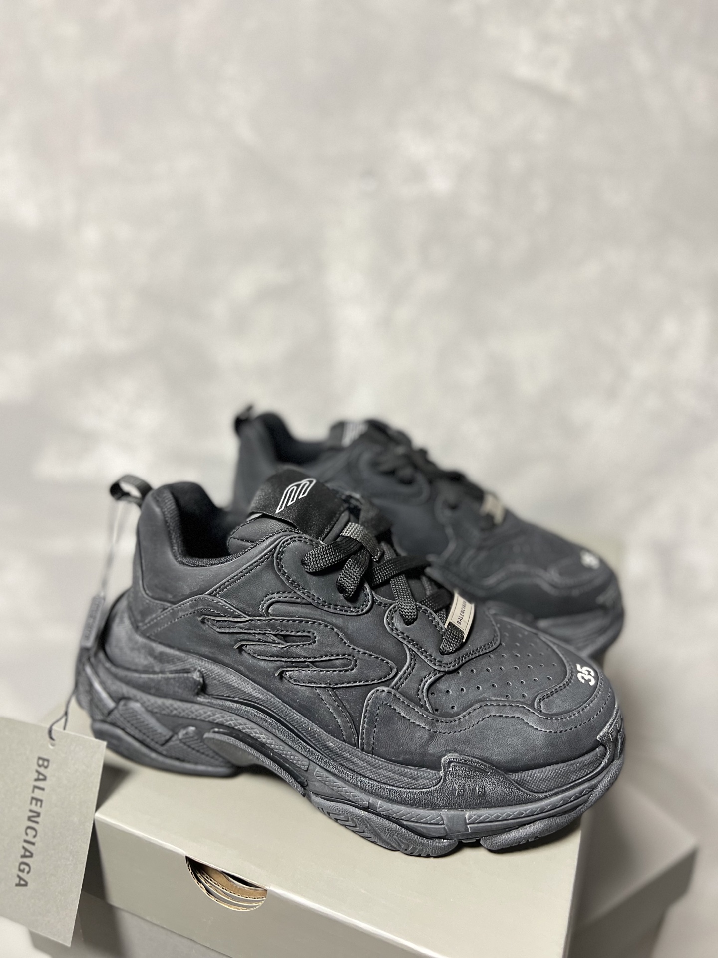 Balenciaga Couple Basic Shoes L-s