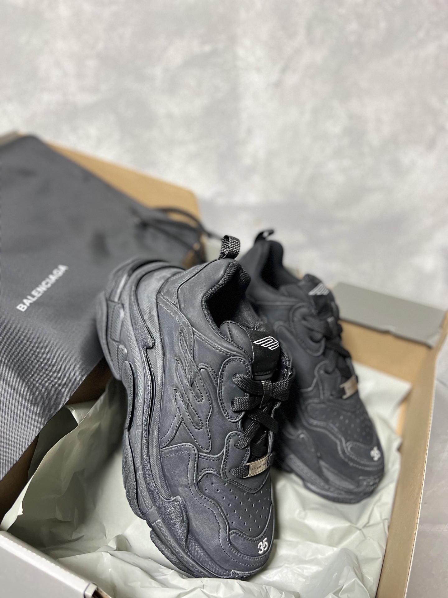 Balenciaga Couple Basic Shoes L-s