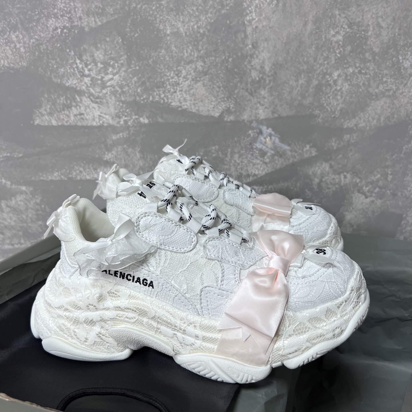 Balenciaga Female Basic Shoes White L-s