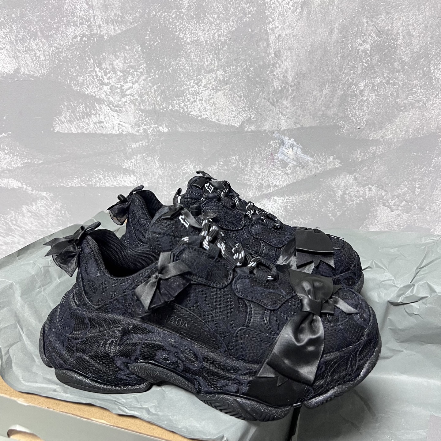 Balenciaga Female Basic Shoes White L-s