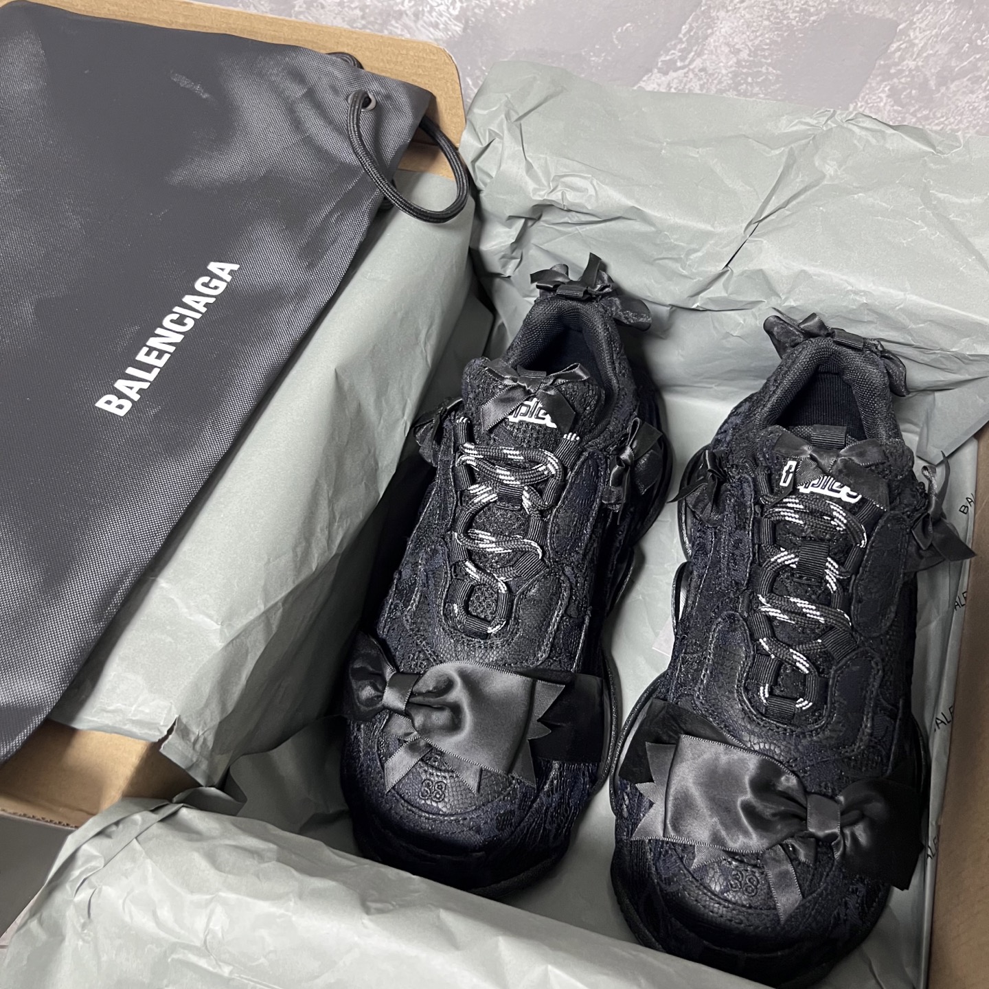 Balenciaga Female Basic Shoes White L-s