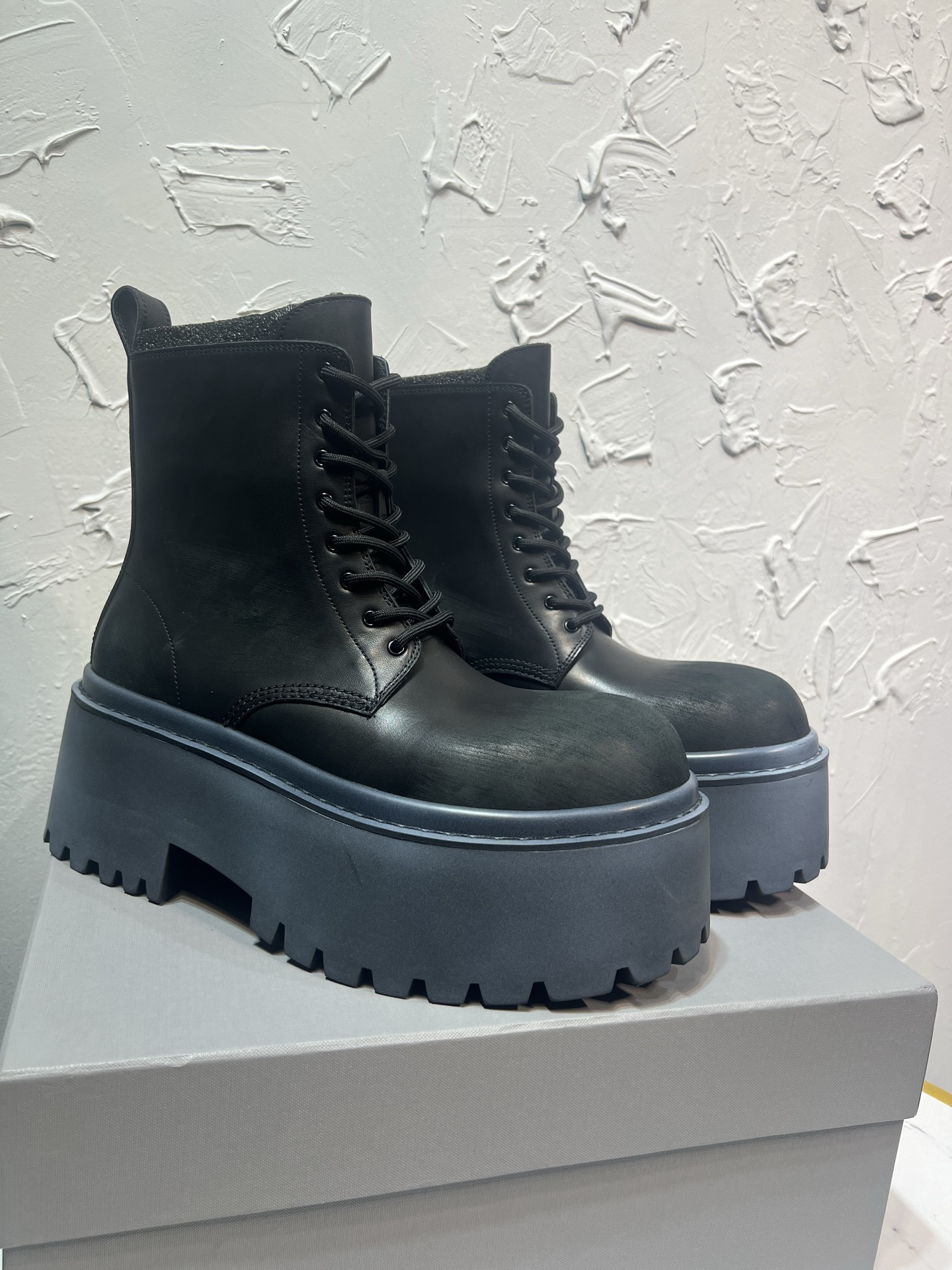 Dr. Martens Male Boots Cow Leather Black M-l-s