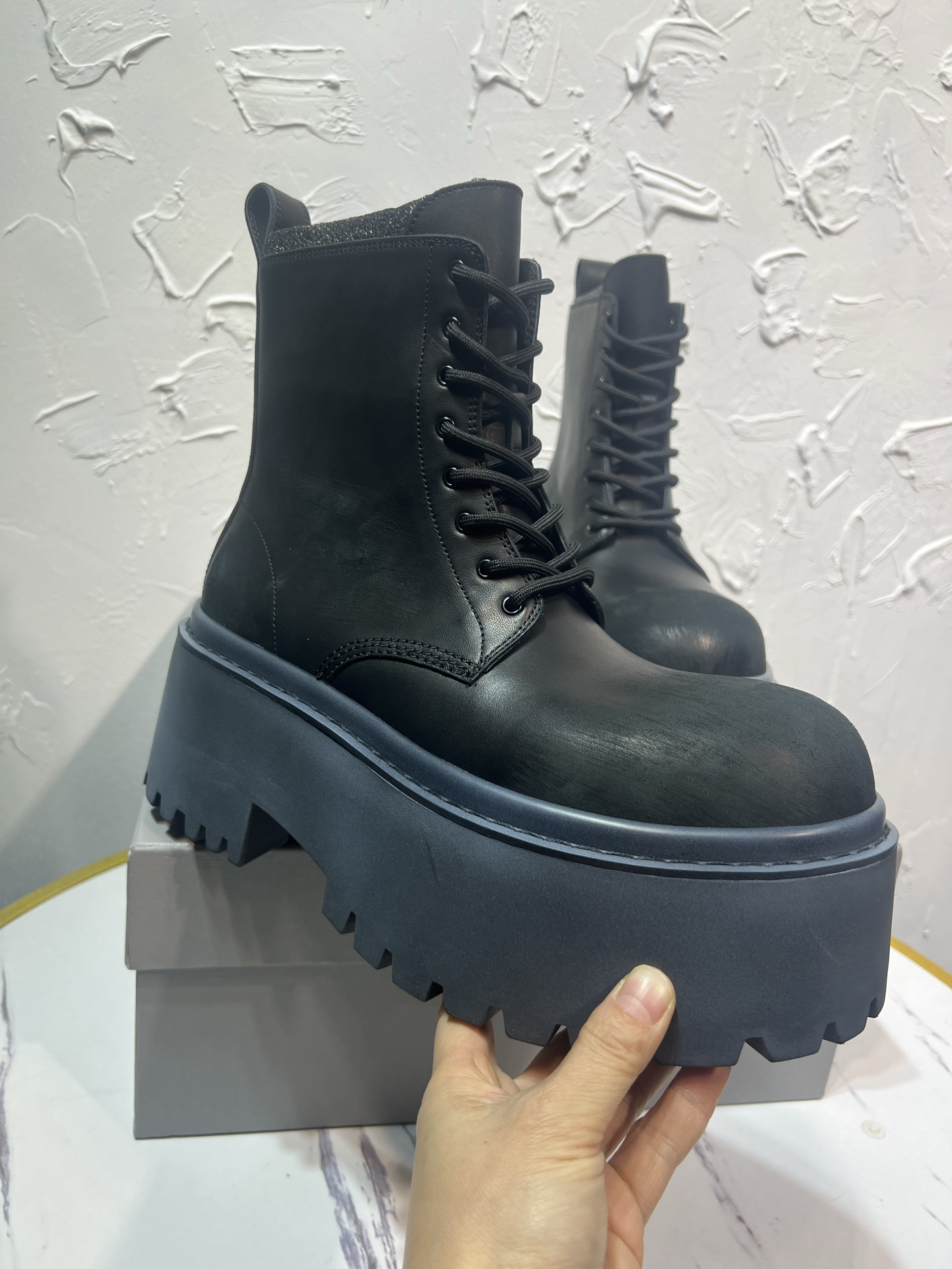 Dr. Martens Male Boots Cow Leather Black M-l-s
