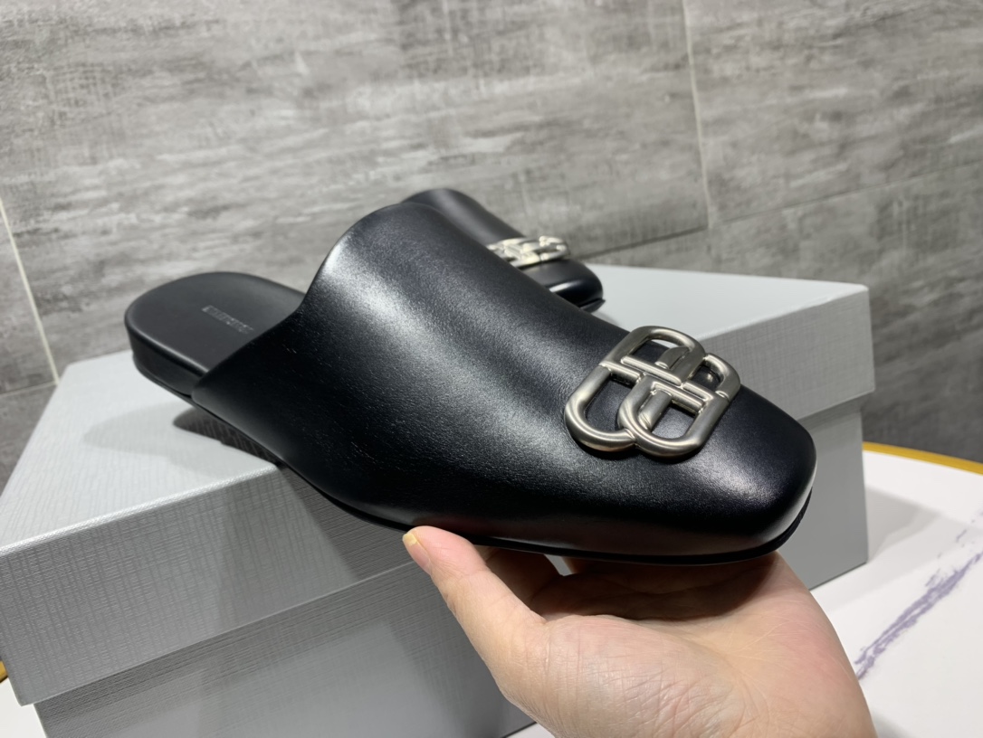 Balenciaga Slippers L-s