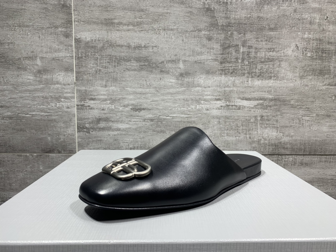 Balenciaga Slippers L-s