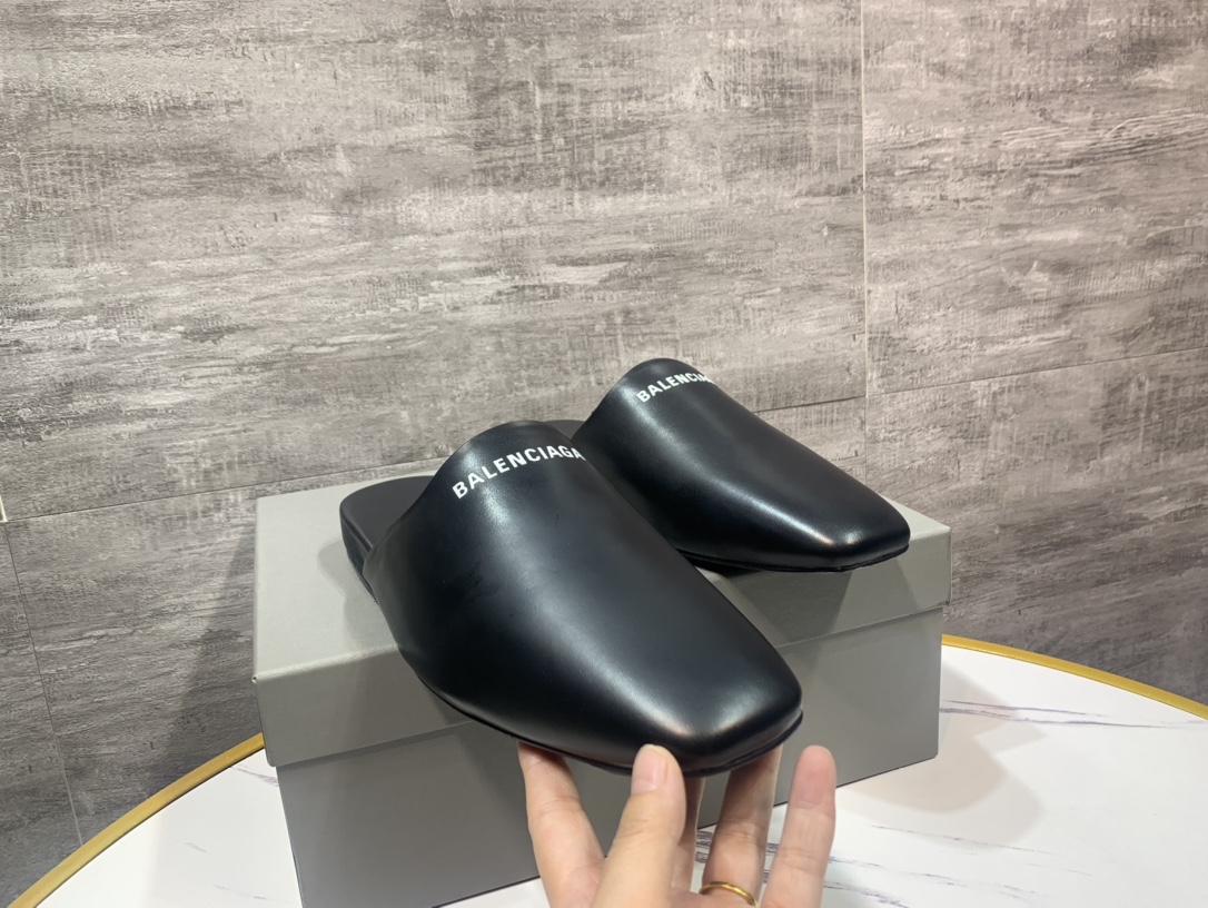 Balenciaga Slippers L-s