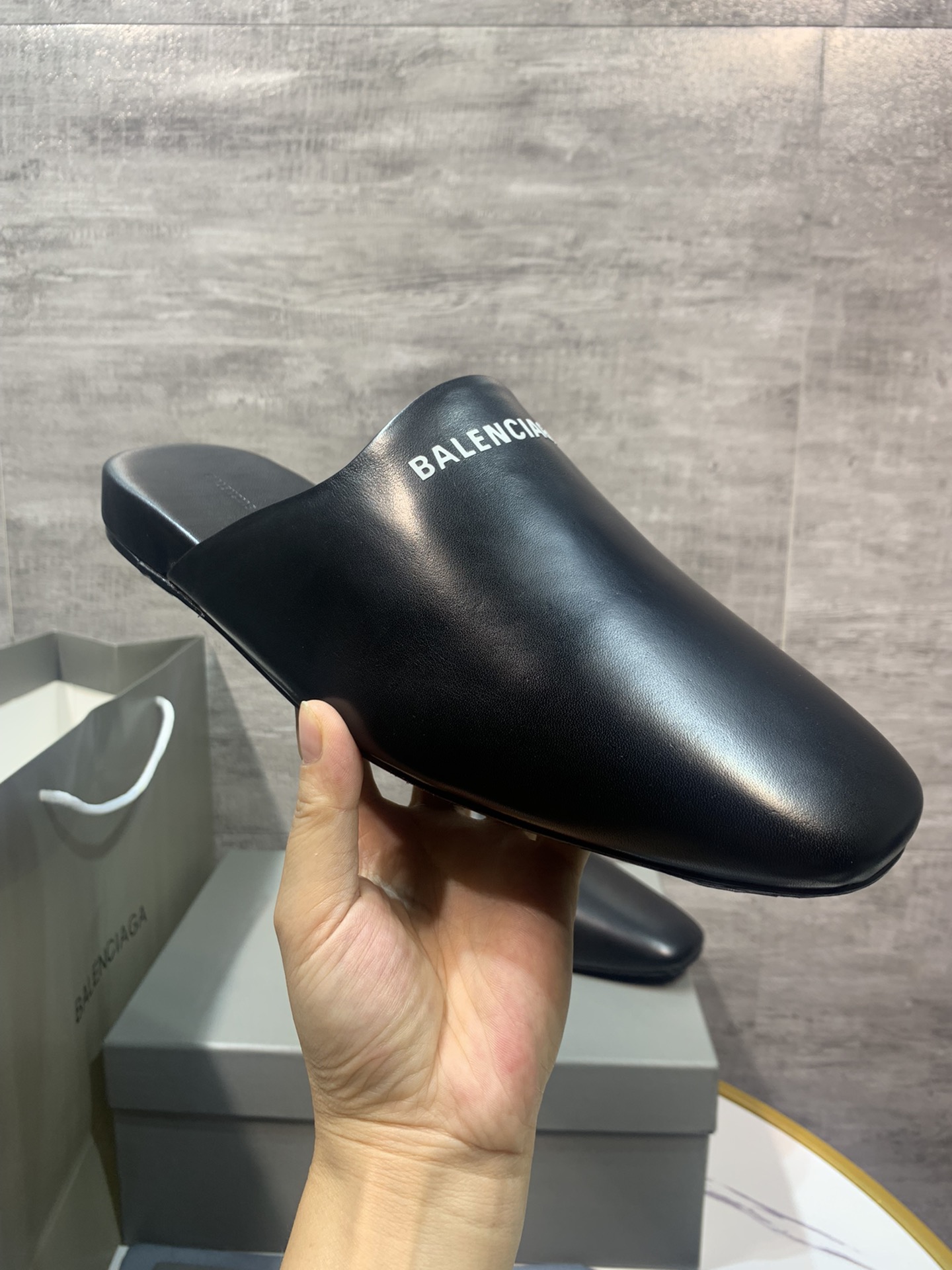 Balenciaga Slippers L-s