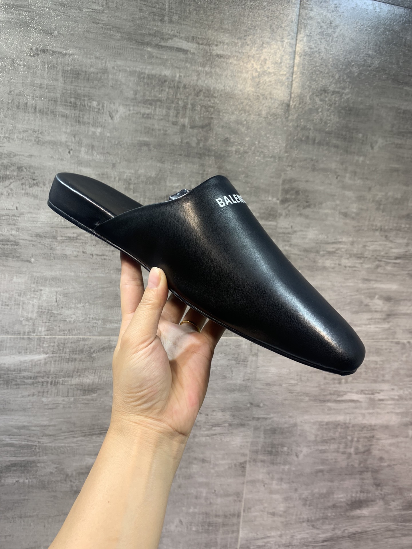 Balenciaga Slippers L-s