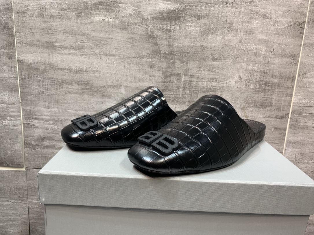 Balenciaga Slippers L-s